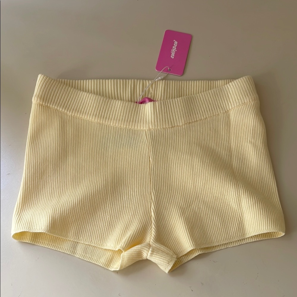 Edikted Lorie Mid Rise Ribbed Knit Shorts - Picture 2 of 6